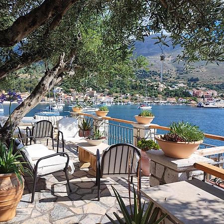 Waterside Apartments Agia Efimia Esterno foto