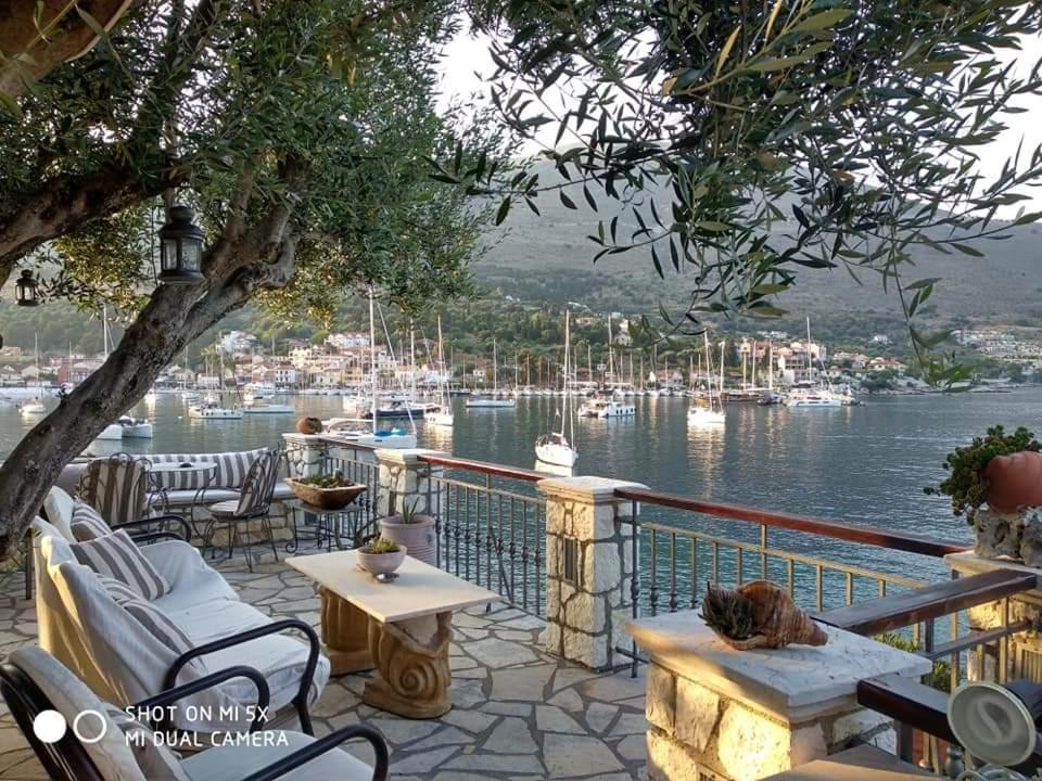 Waterside Apartments Agia Efimia Esterno foto