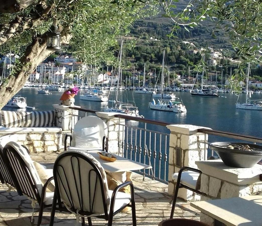 Waterside Apartments Agia Efimia Esterno foto