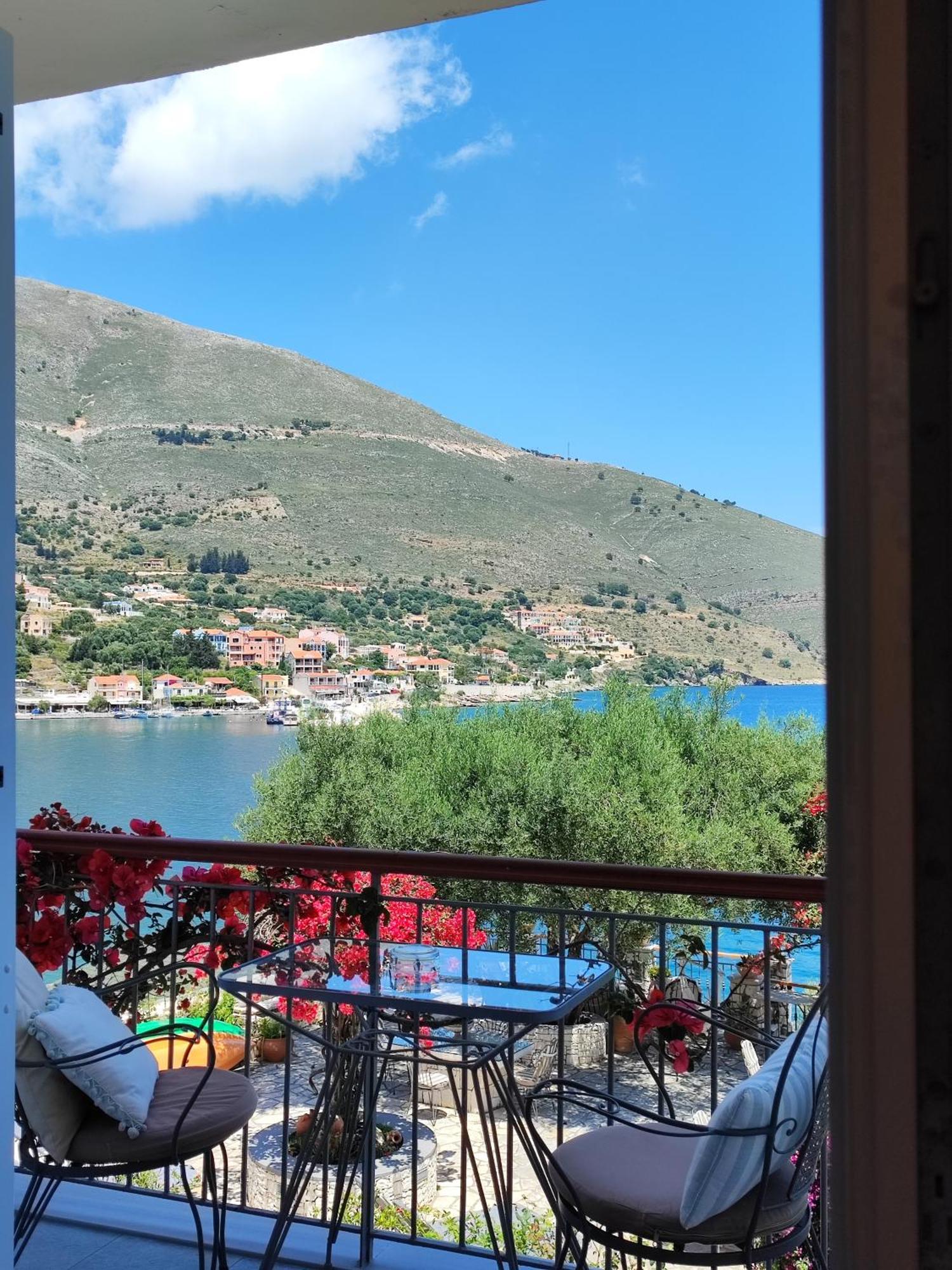 Waterside Apartments Agia Efimia Esterno foto