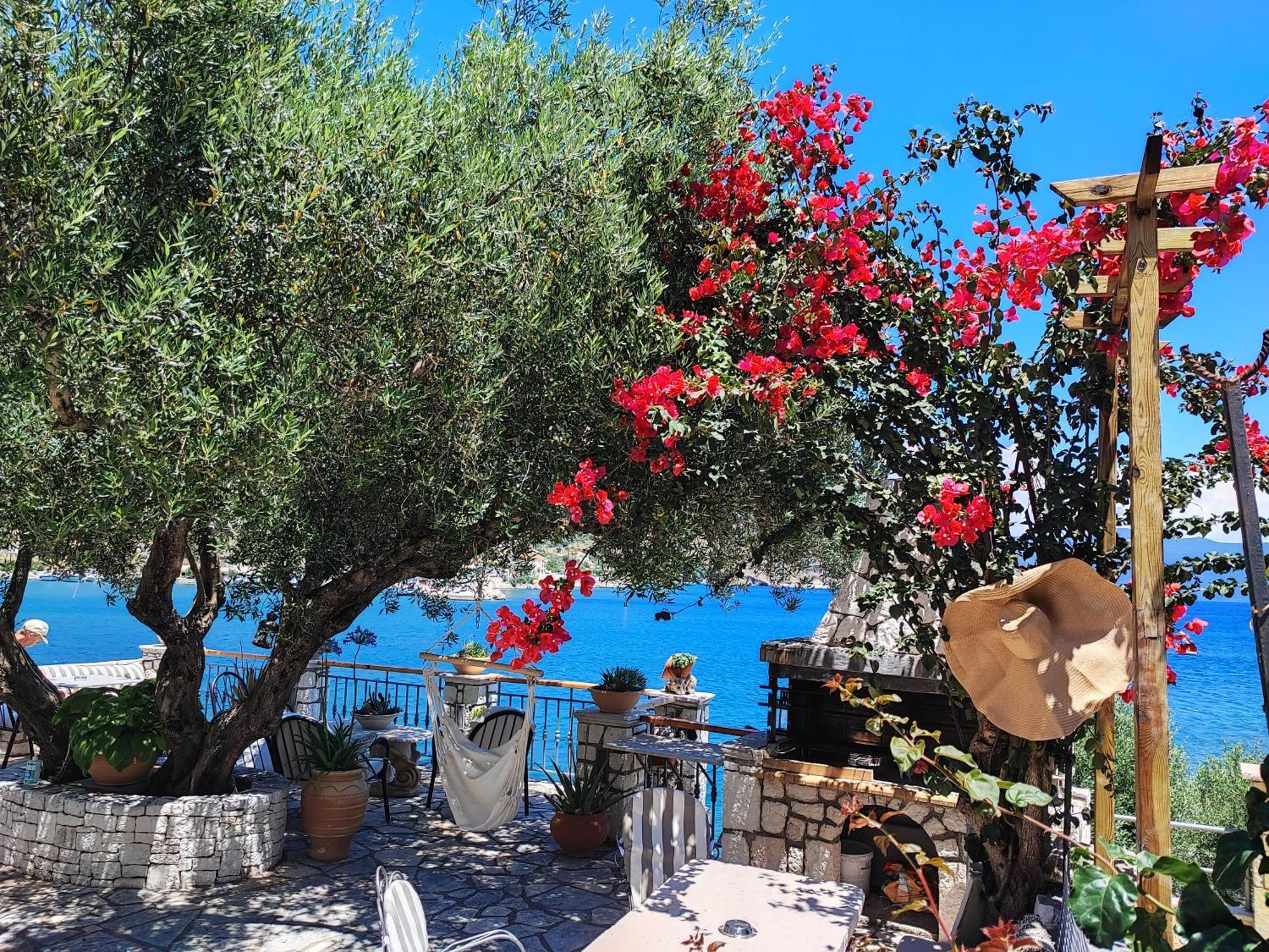 Waterside Apartments Agia Efimia Esterno foto