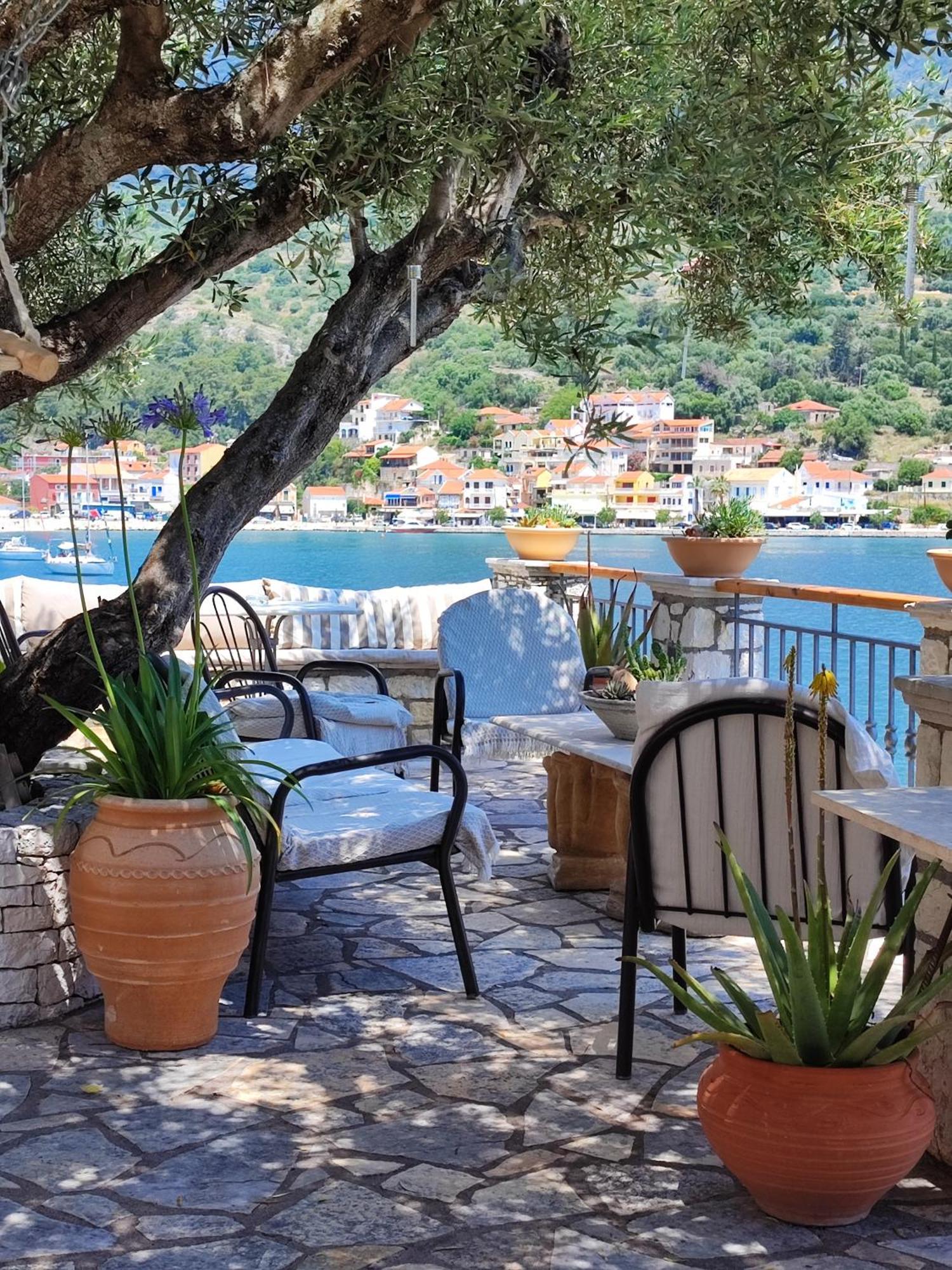 Waterside Apartments Agia Efimia Esterno foto