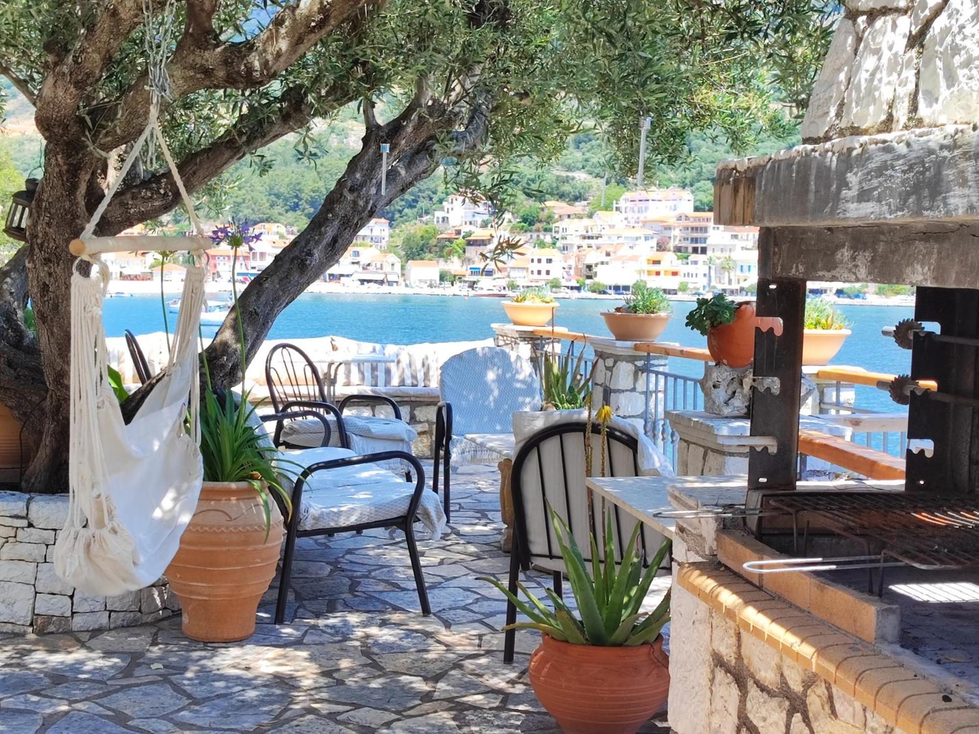 Waterside Apartments Agia Efimia Esterno foto